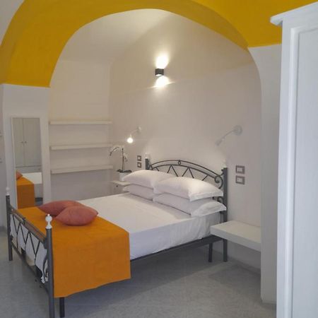 Mezza Torre B&B Прочида Экстерьер фото